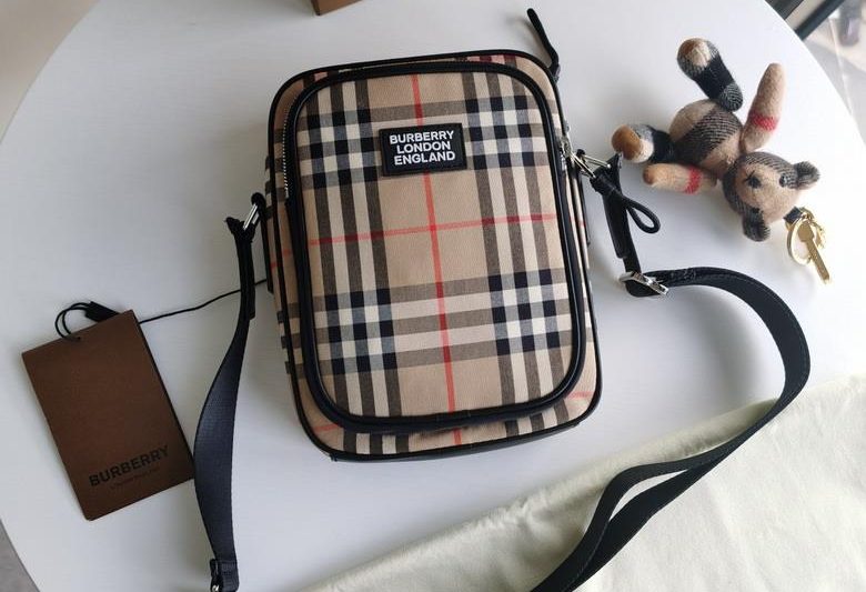 Burberry Replica Bags 80233811 17X5.5X22cm XM