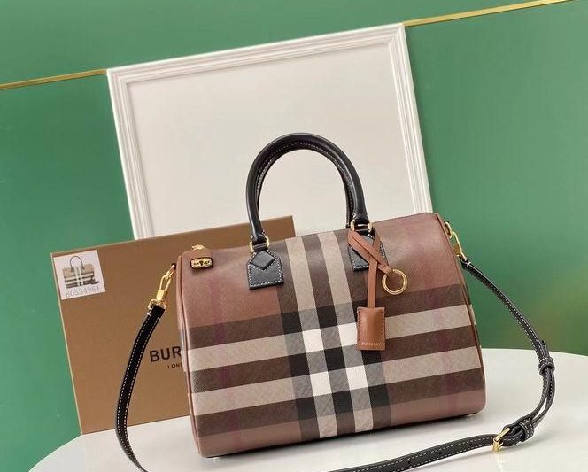 Burberry Replica Bags Burberry 8371 30x15x21cm  ww