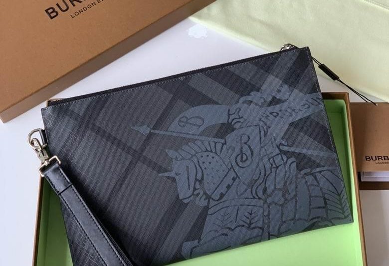 Burberry Replica Bags 80060731 30X19.5cm