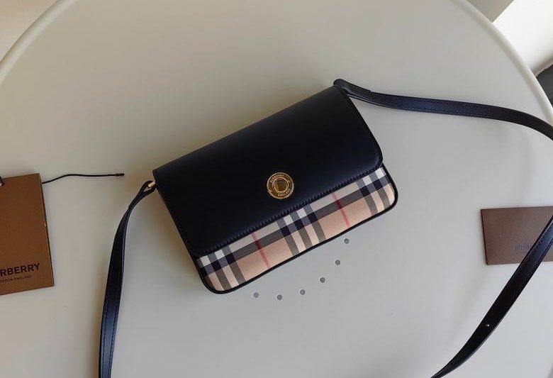 Burberry Replica Bags 80492441 20×4.7×13.5cm HQ 2