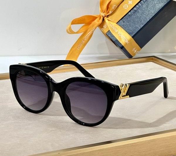 Replica LV Glasses smh56