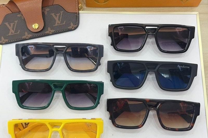 Replica LV Glasses smr123