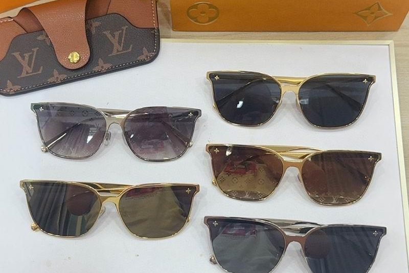 Replica LV Glasses smr118