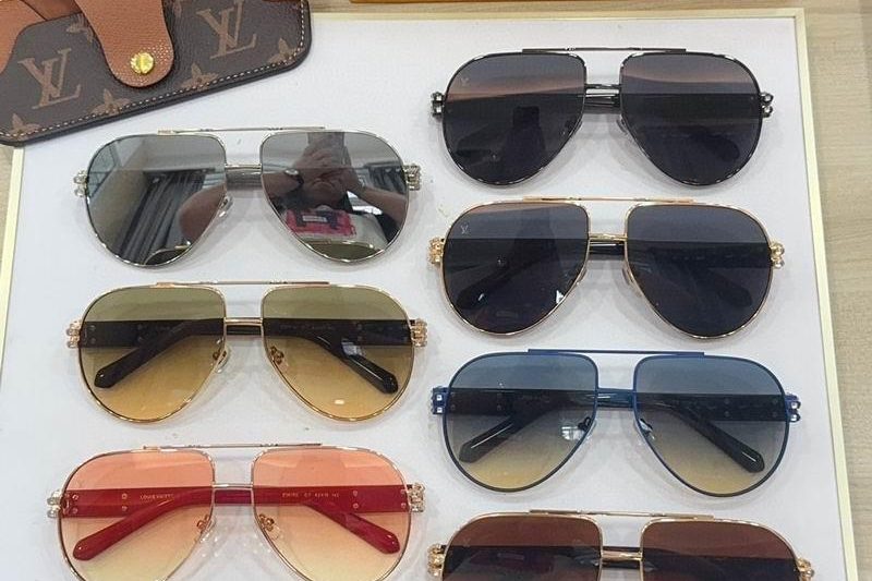 Replica LV Glasses smr116