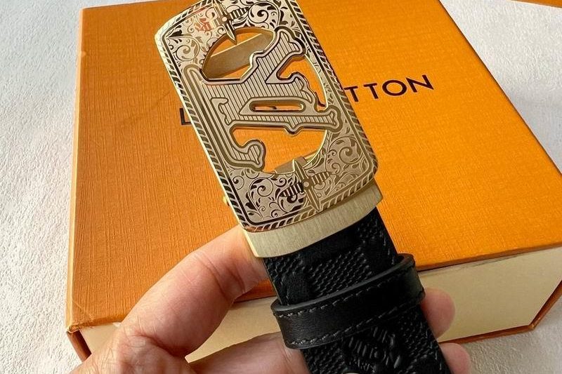 Replica LV belt 35mmX105-125cm 8L76