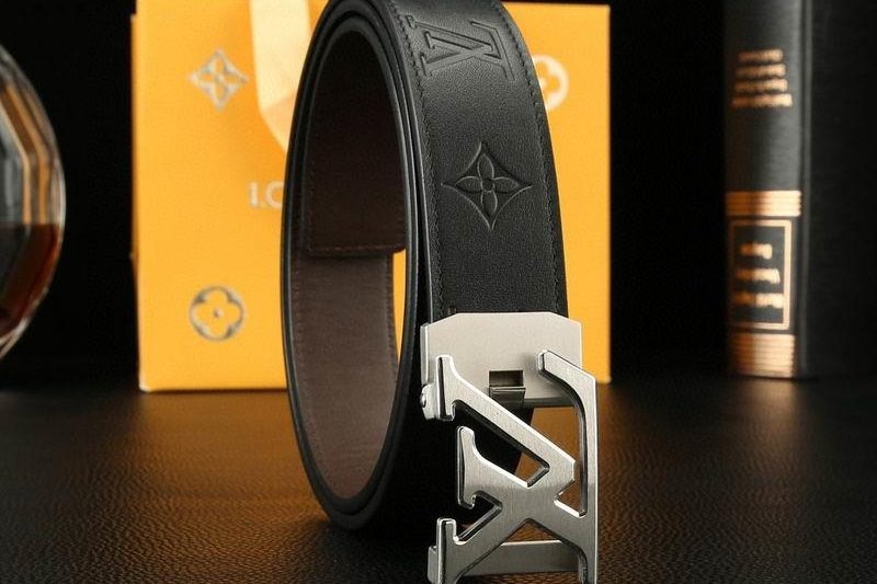 Replica LV belt 35mmX100-125cm 8L47