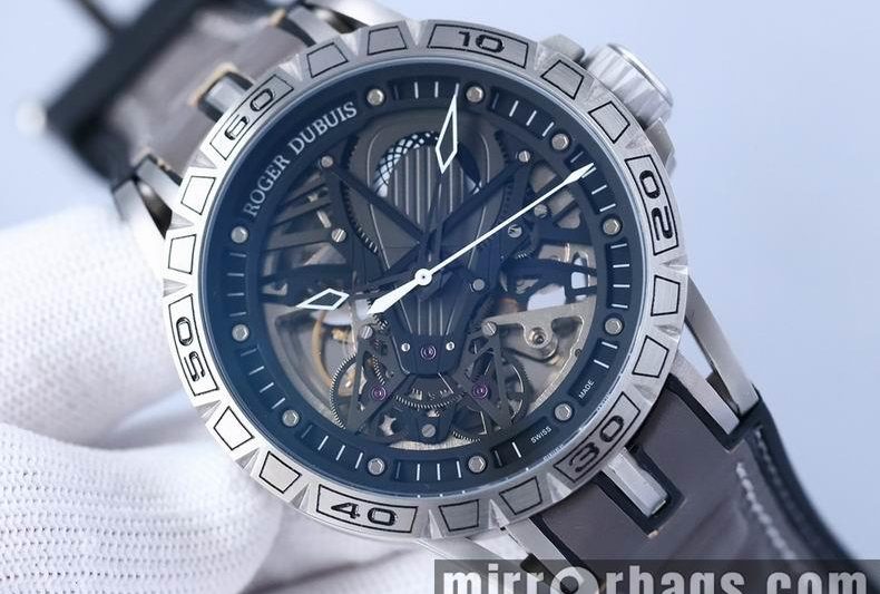 Replica Roger Dubuis watch M18