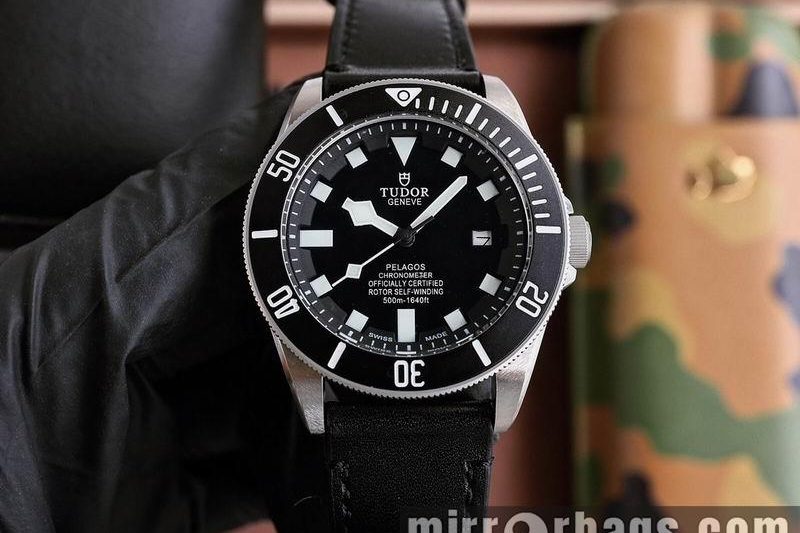 Replica Tudor 42mm 071437