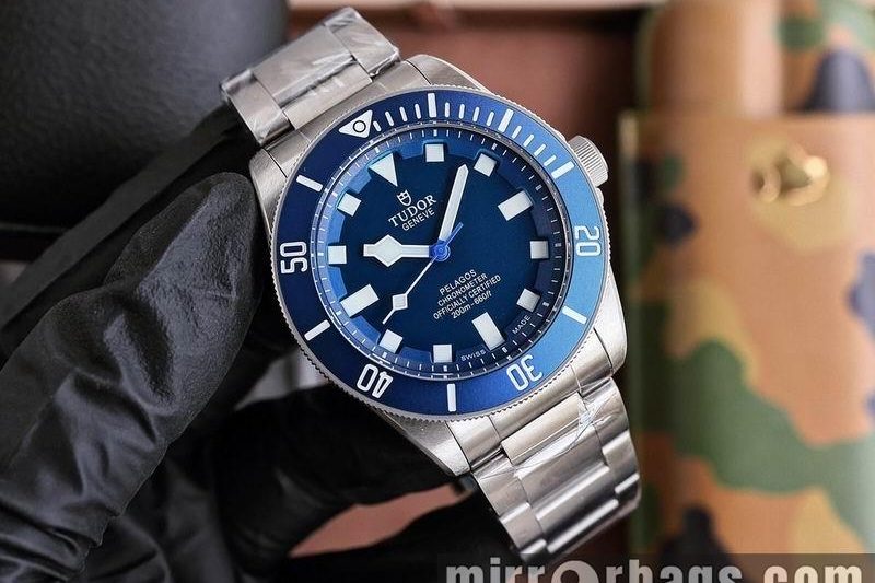 Replica Tudor 42mm 071436