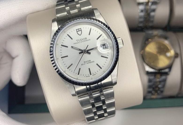Replica Tudor watch M25