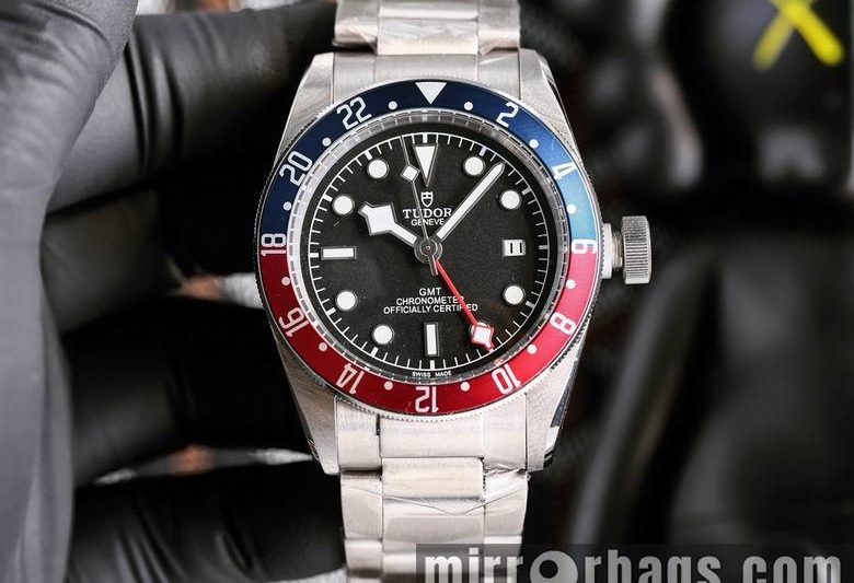 Replica Tudor men 42mm M12