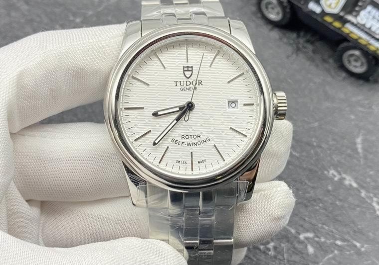 Replica Tudor men 40mm M08
