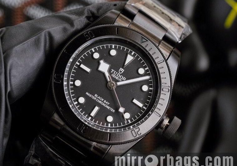 Replica Tudor men 42mm M05