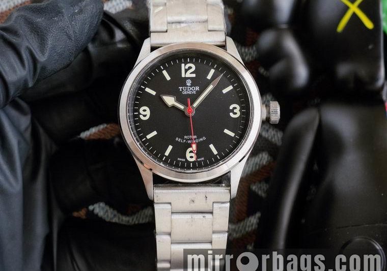 Replica Tudor 42mm men M02