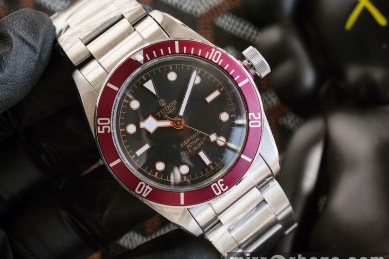 Replica Tudor watch 111003
