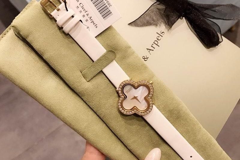 Replica Van Cleef & Arpels 29.7mm 102411