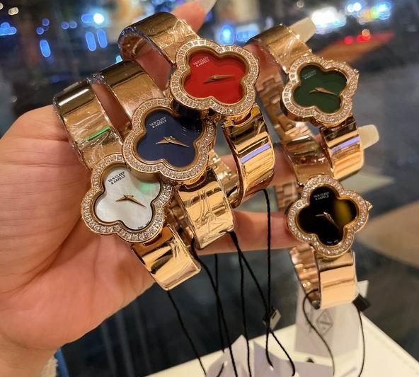Replica Van Cleef & Arpels watch 090931