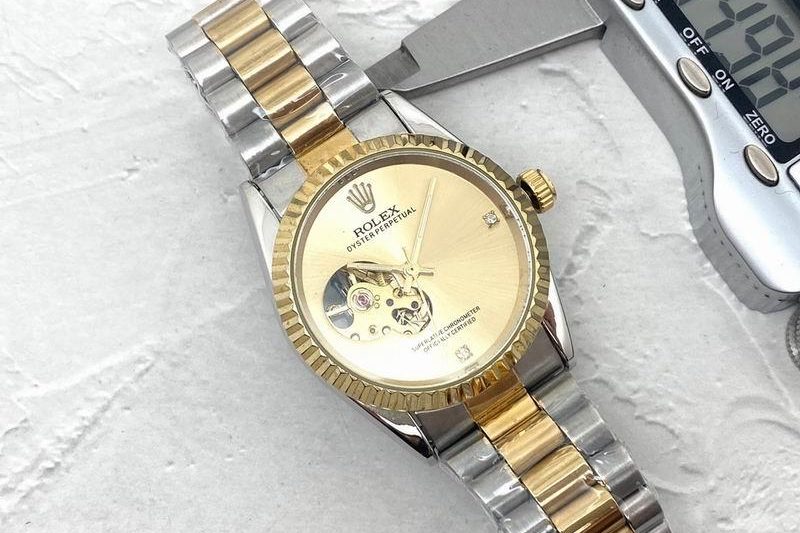 Replica Rolex man 35X11mm 102210