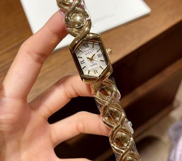 Replica Gucci watch 110184