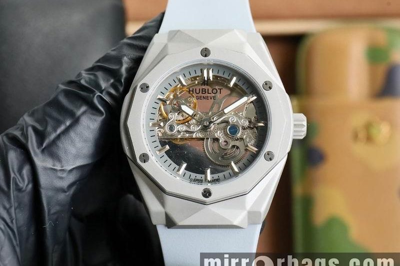 Replica Hublot 45mm 033106