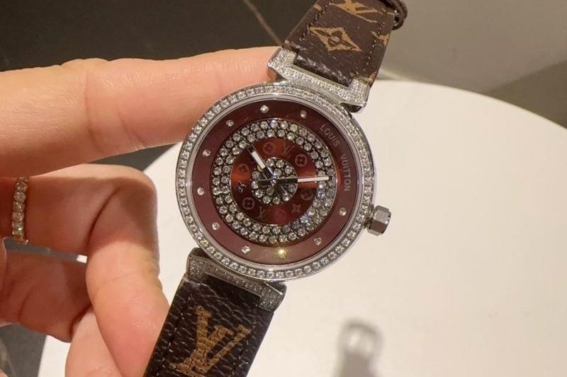 Replica LV watch 032706