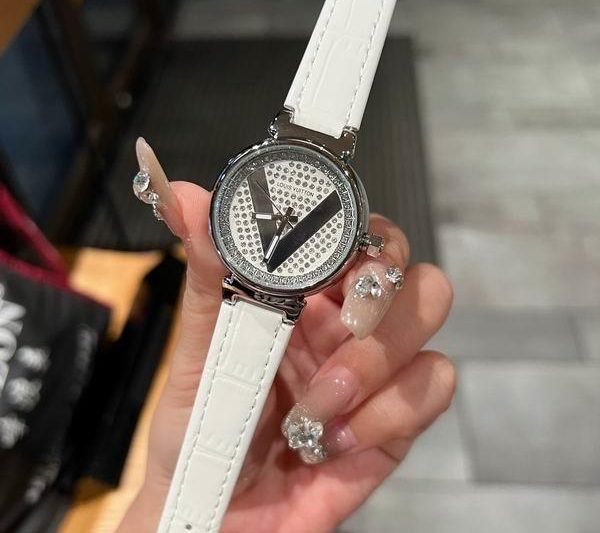 Replica LV watch 121899