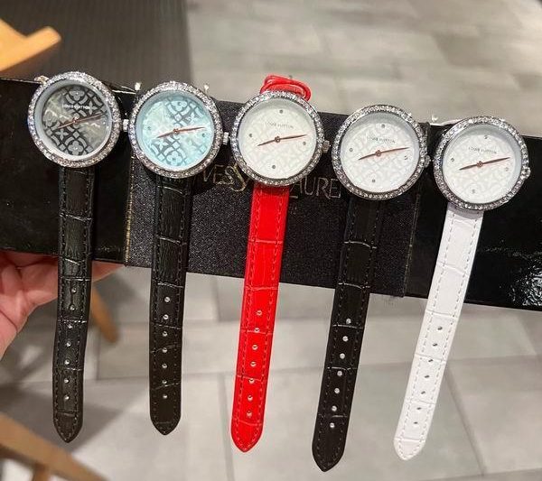 Replica LV watch 121884