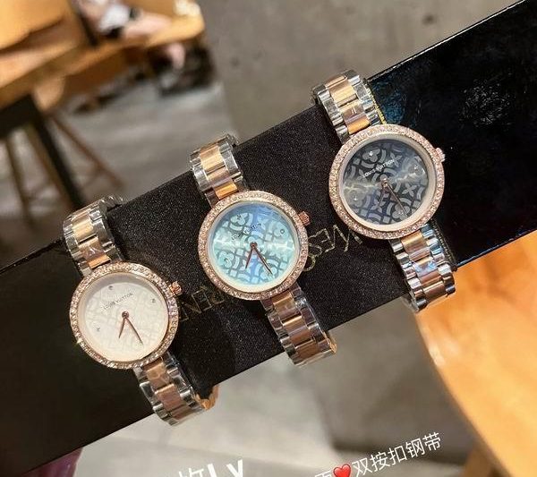 Replica LV watch 121881