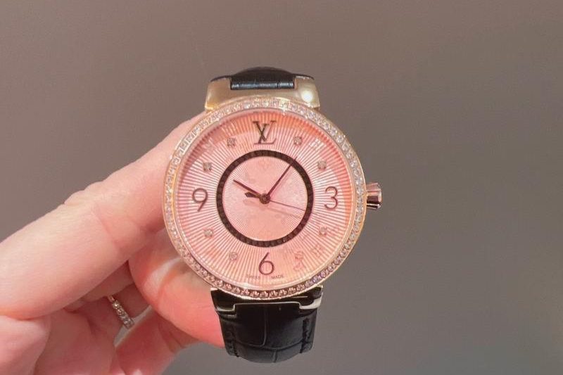 Replica LV Watch 032560