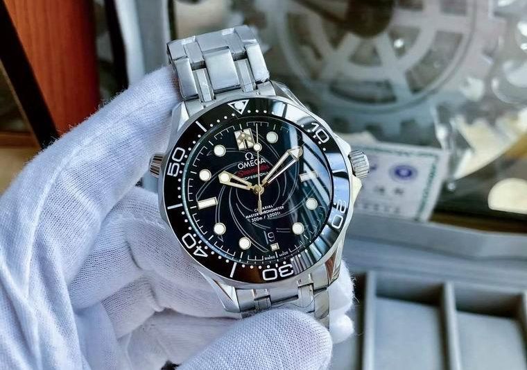 Replica Omega men 45mm M17