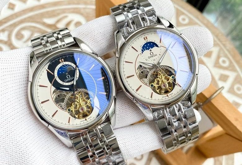 Replica Omega men 42mm M83