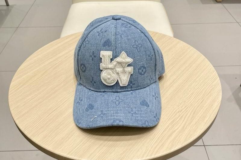 Replica LV Hat 041409
