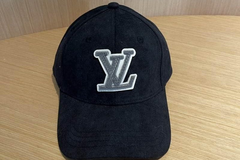 Replica LV cap 121405