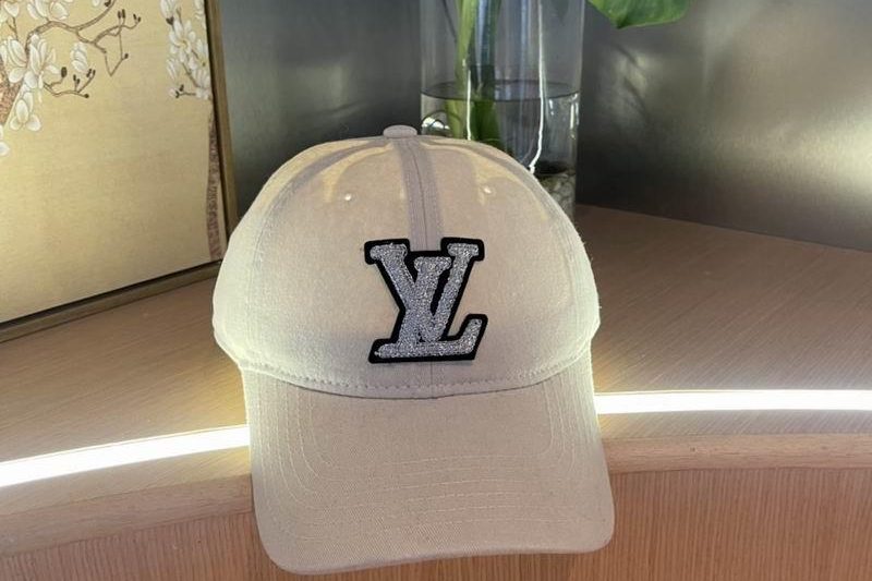 Replica LV cap 120402