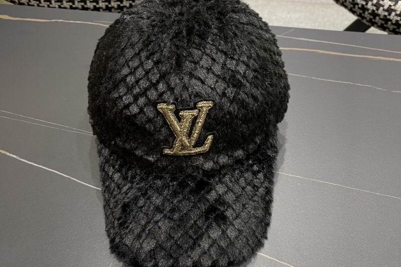 Replica LV cap 102801