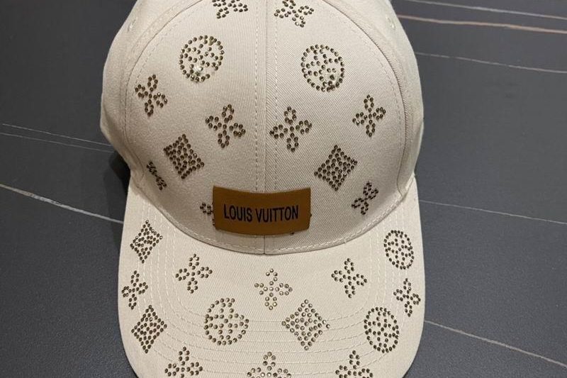 Replica LV cap 091404