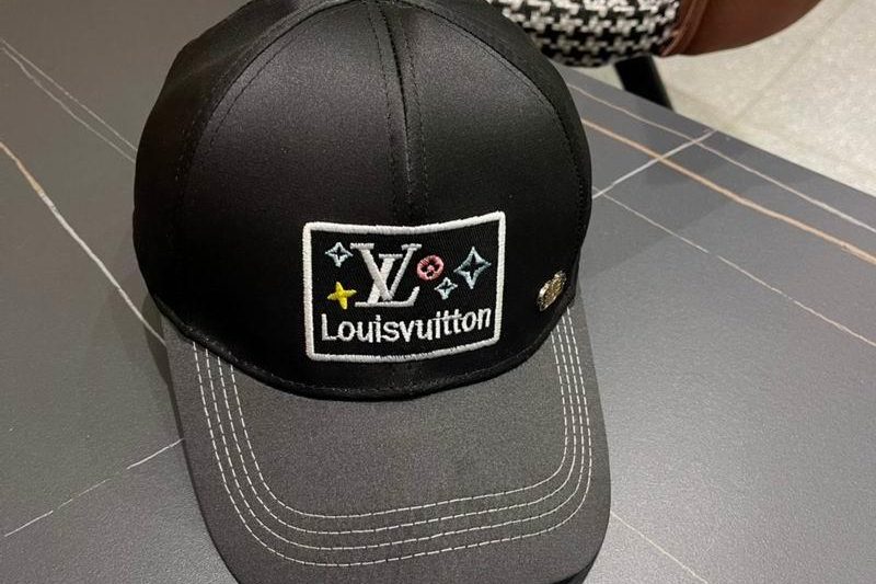 Replica LV cap 083001