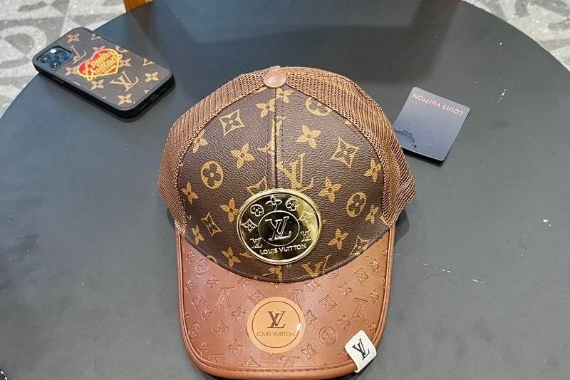 Replica LV cap 081805