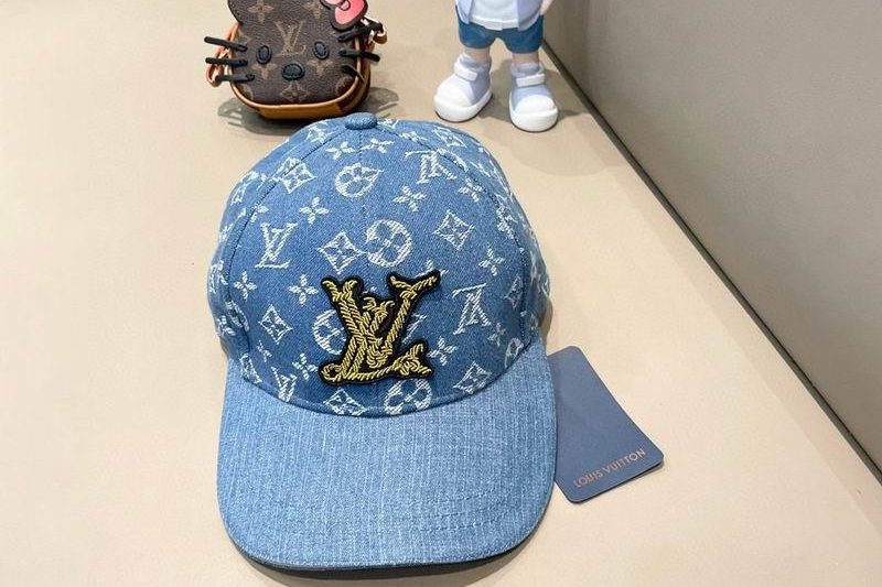 Replica LV cap 081804