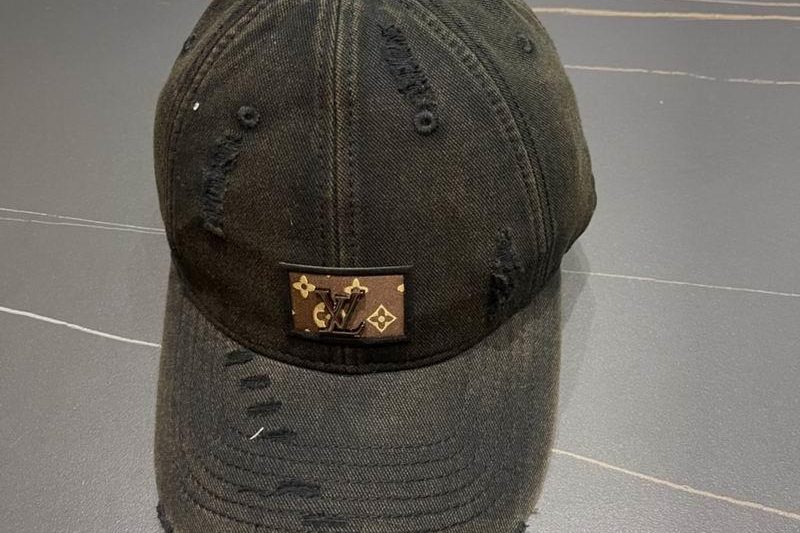 Replica LV cap 081005