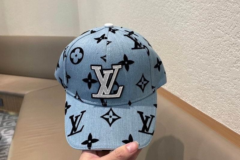 Replica LV cap 081001