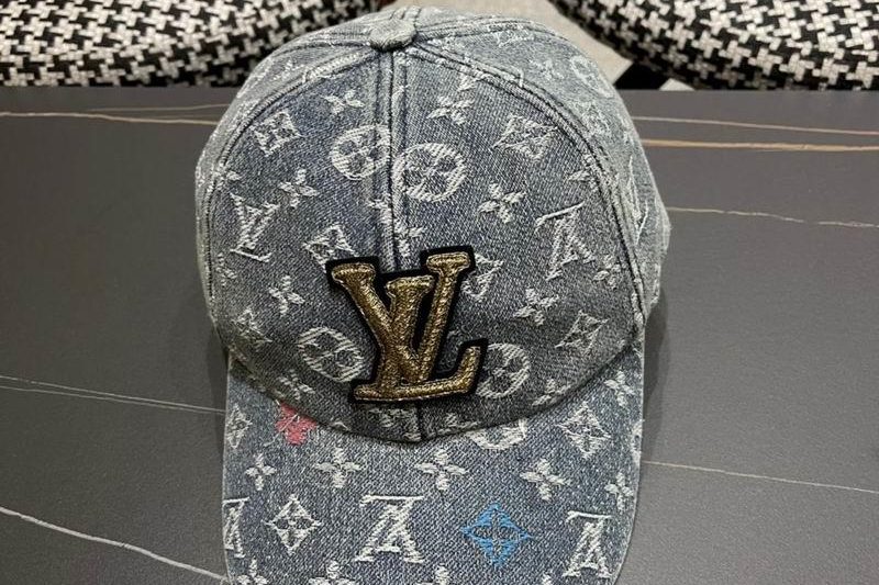 Replica LV cap 072802