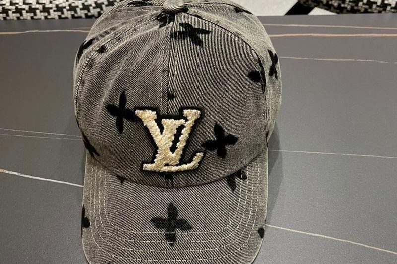 Replica LV cap 072801