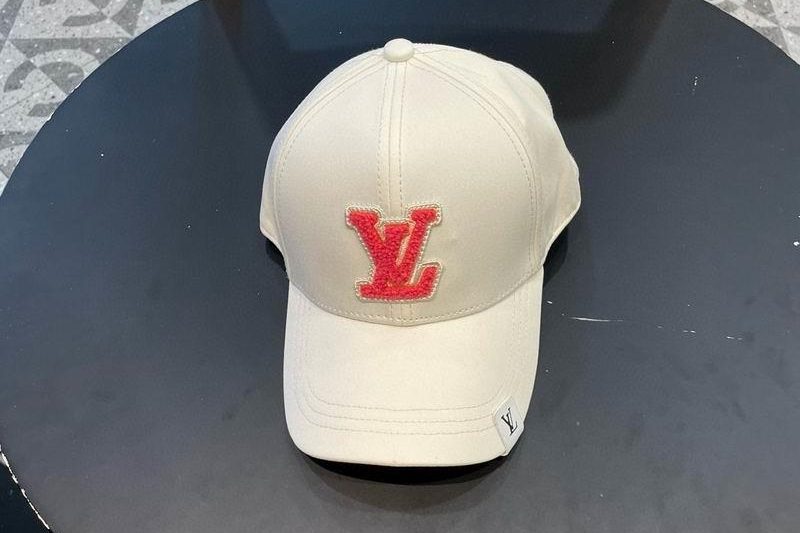 Replica LV  cap 072303