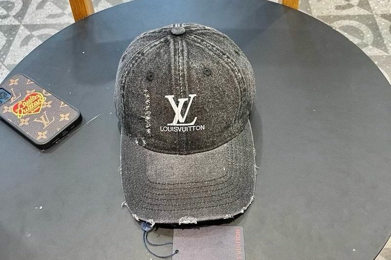 Replica LV  cap 072302