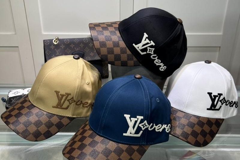Replica LV cap 071305