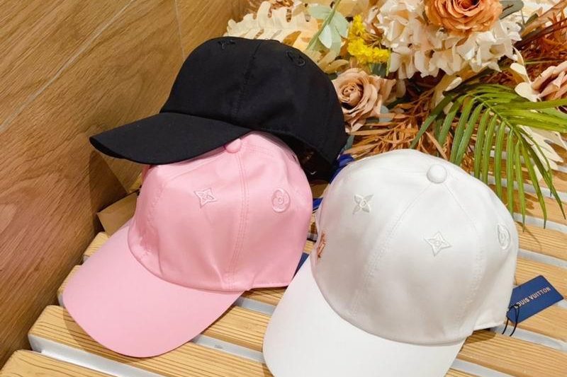 Replica LV cap 071301