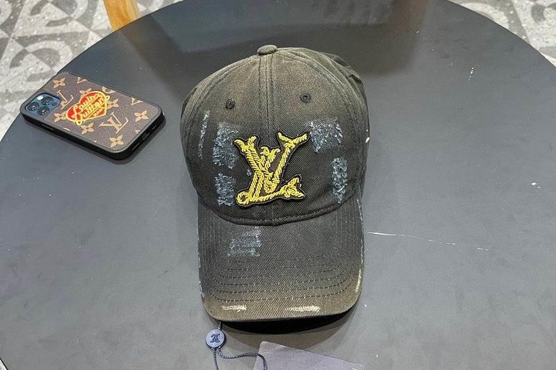 Replica LV cap 042810