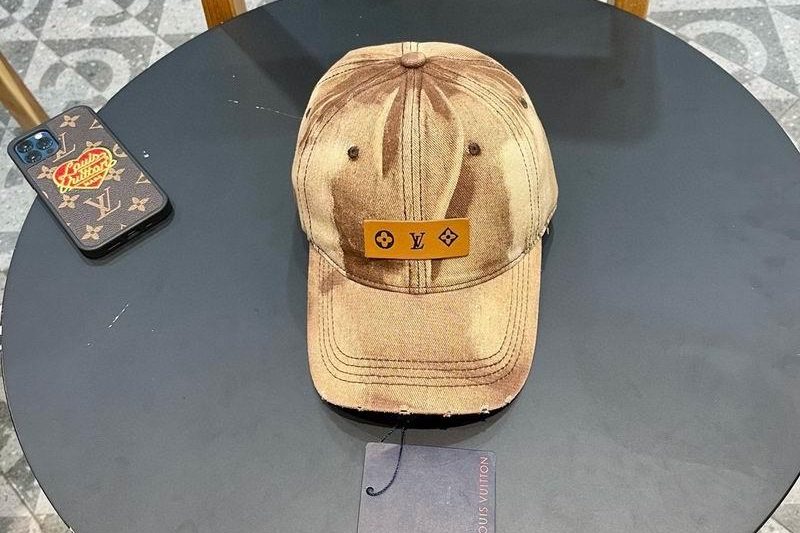 Replica LV cap 042809