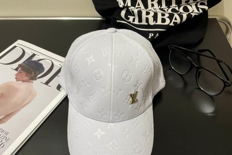 Replica LV cap 042805